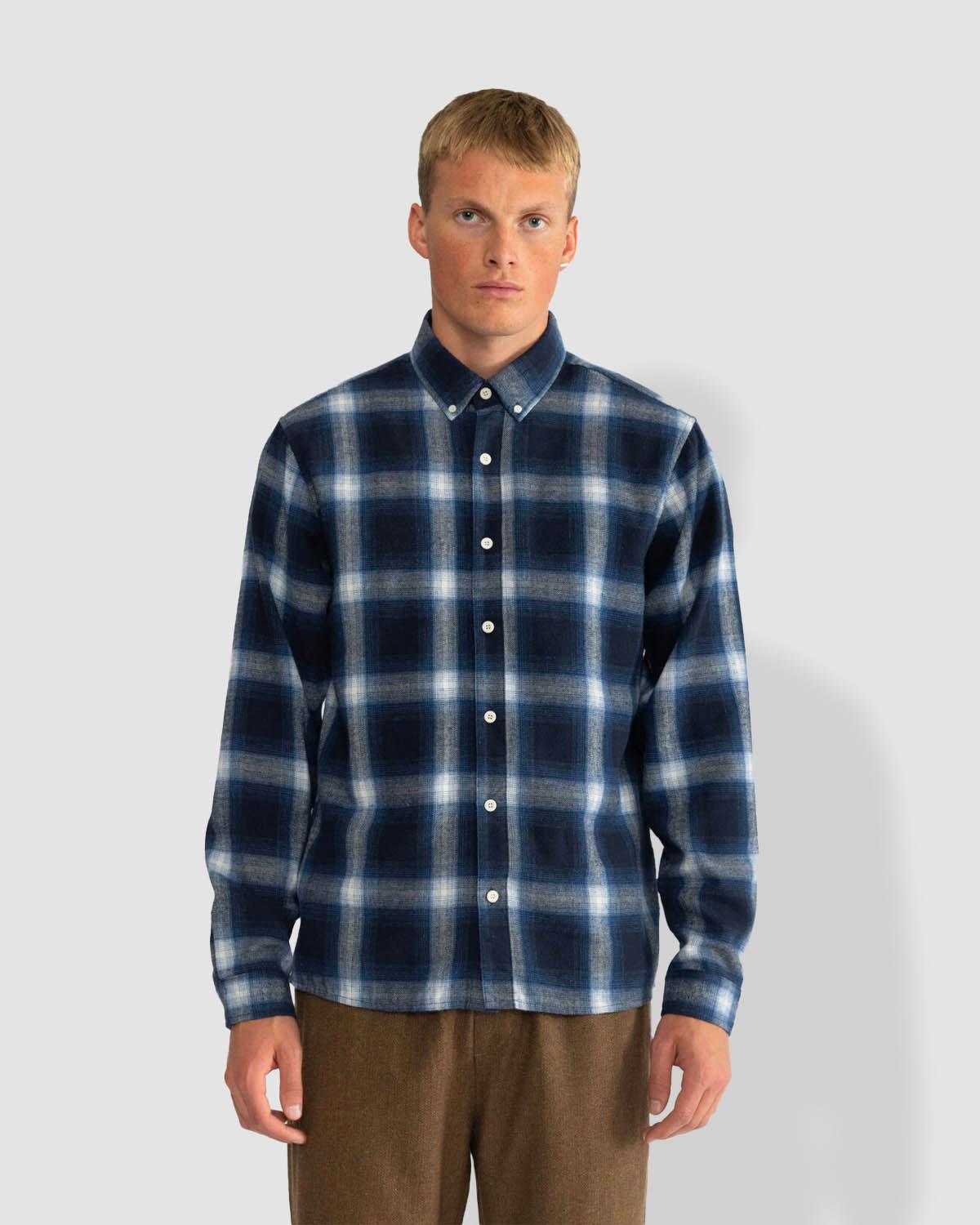 3967 Button-Down Shirt - Navy - Revolution - Kul og Koks